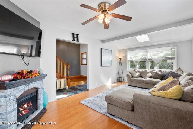 1309 2nd Street, North Greenbush, NY 12144