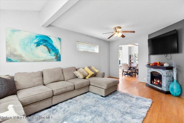 1309 2nd Street, North Greenbush, NY 12144