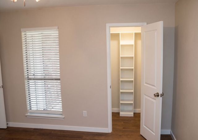 728 Cory Street, Grapevine, TX 76051