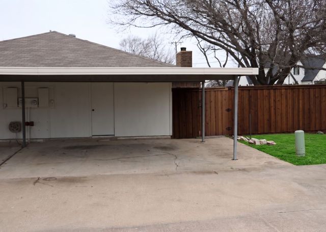 728 Cory Street, Grapevine, TX 76051