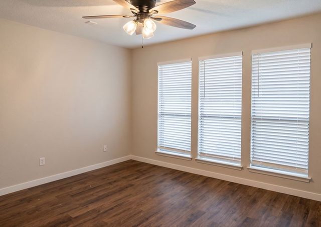 728 Cory Street, Grapevine, TX 76051
