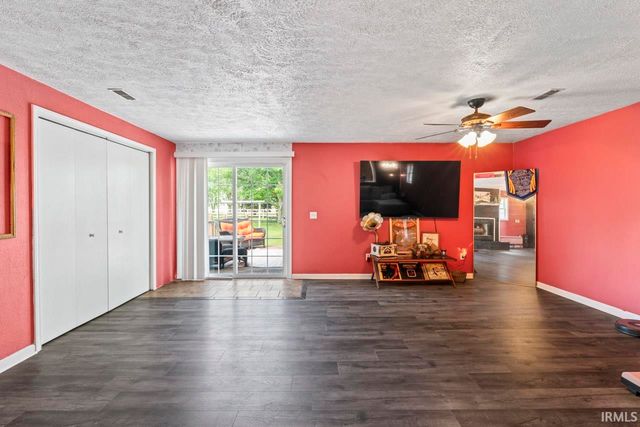 9967 N County Road 800 Road, Daleville, IN 47334