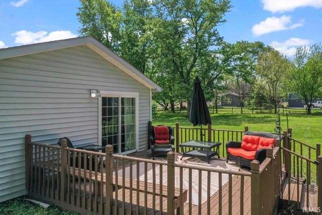 9967 N County Road 800 Road, Daleville, IN 47334