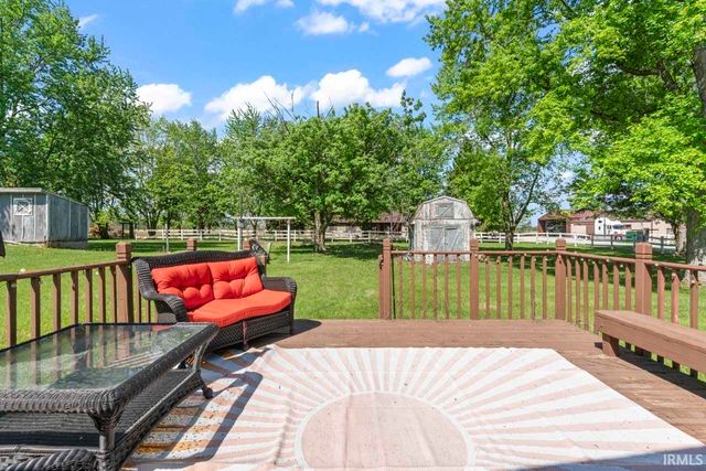 9967 N County Road 800 Road, Daleville, IN 47334
