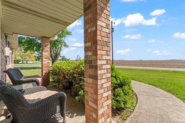 9967 N County Road 800 Road, Daleville, IN 47334