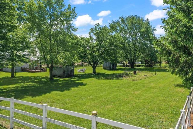 9967 N County Road 800 Road, Daleville, IN 47334