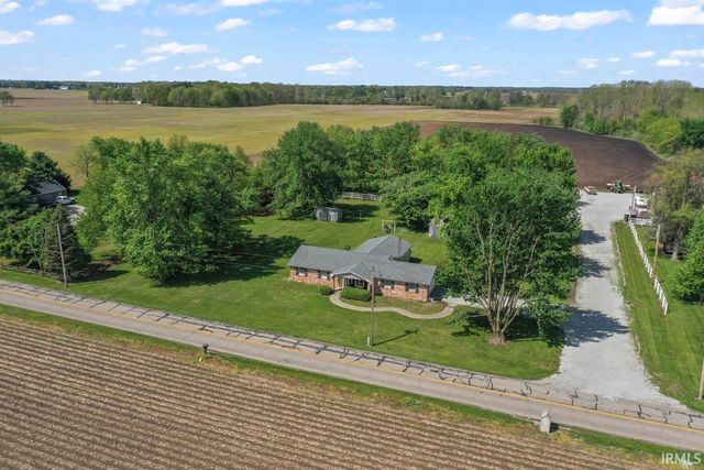 9967 N County Road 800 Road, Daleville, IN 47334