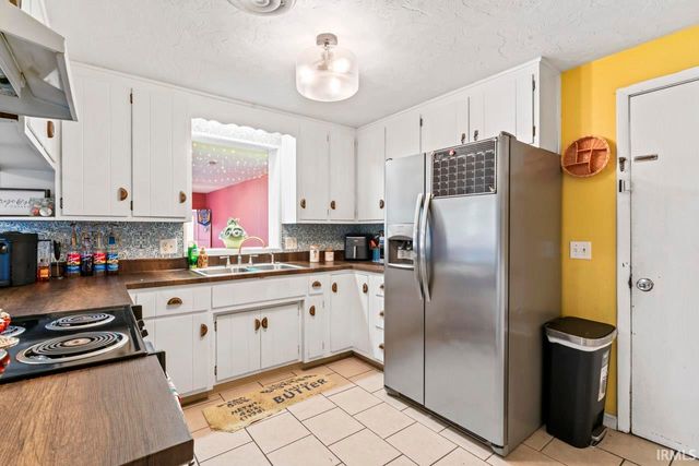 9967 N County Road 800 Road, Daleville, IN 47334