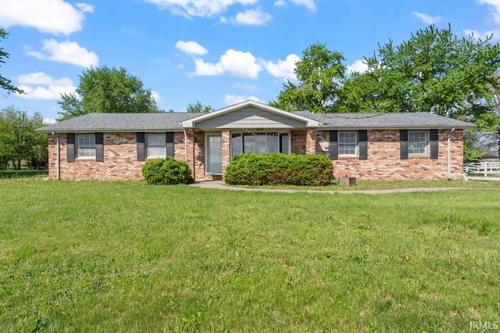9967 N County Road 800 Road, Daleville, IN 47334