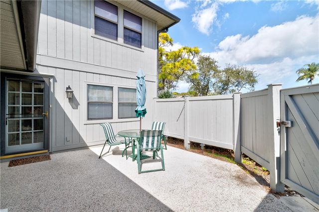 605 Timber Ridge Trail SW 102, Vero Beach, FL 32962