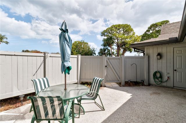 605 Timber Ridge Trail SW 102, Vero Beach, FL 32962