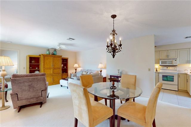 605 Timber Ridge Trail SW 102, Vero Beach, FL 32962