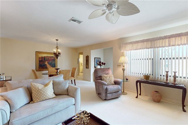 605 Timber Ridge Trail SW 102, Vero Beach, FL 32962