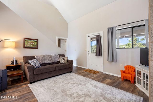 3684 DIAMONDBACK Drive, Overgaard, AZ 85933