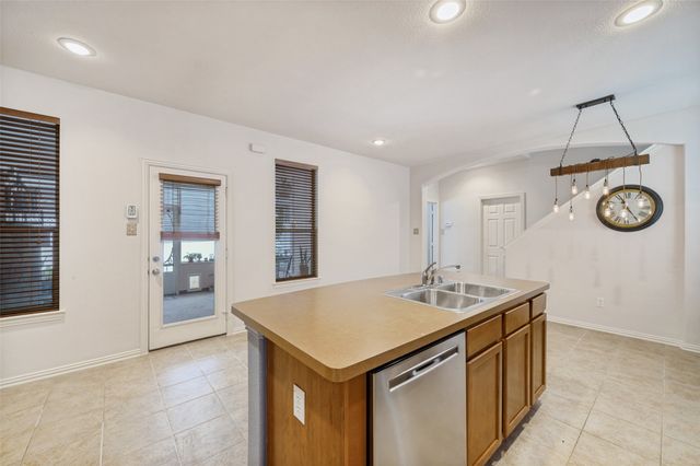 1304 Stone Mountain Parkway, Savannah, TX 76227