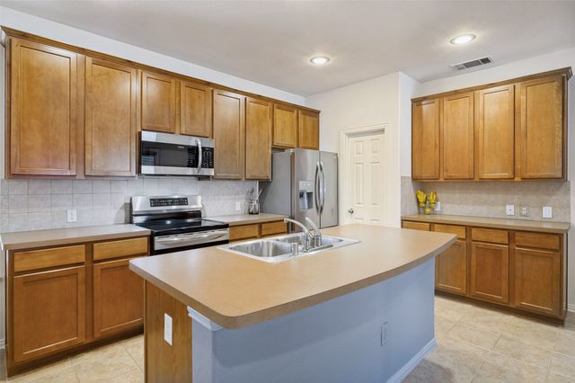 1304 Stone Mountain Parkway, Savannah, TX 76227