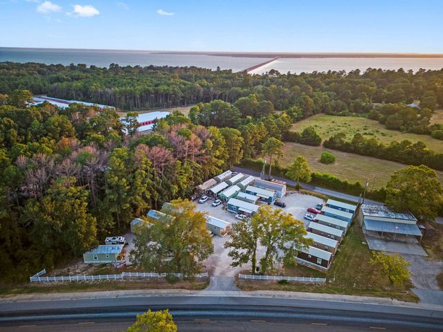 413 N Fm-356, Onalaska, TX 77360