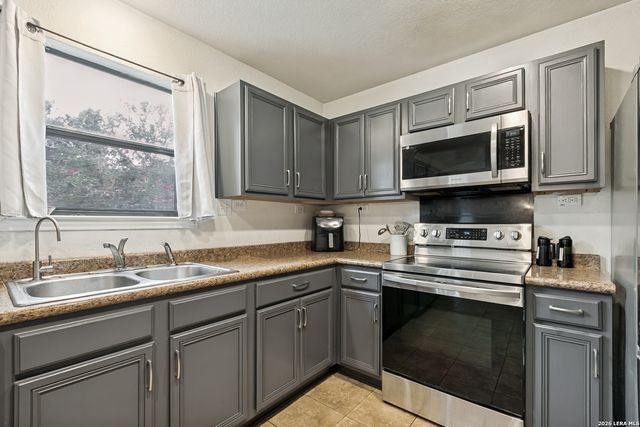 1039 SUNDANCE FT, San Antonio, TX 78245