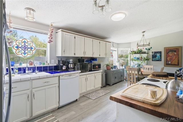 11065 W Townsend Lane, Homosassa, FL 34448