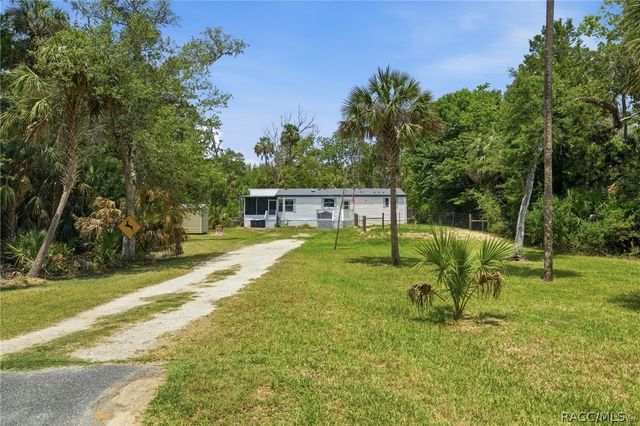 11065 W Townsend Lane, Homosassa, FL 34448