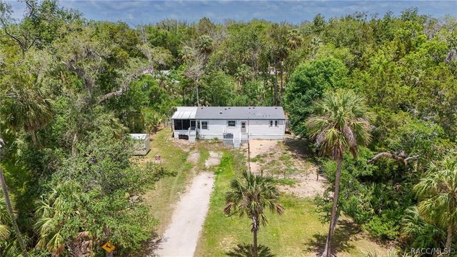 11065 W Townsend Lane, Homosassa, FL 34448