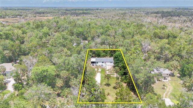 11065 W Townsend Lane, Homosassa, FL 34448