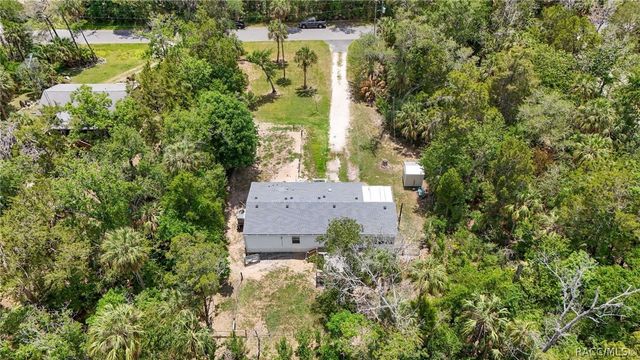 11065 W Townsend Lane, Homosassa, FL 34448