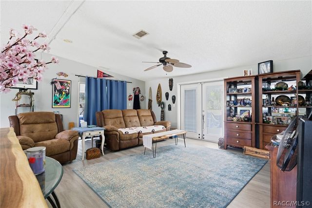11065 W Townsend Lane, Homosassa, FL 34448