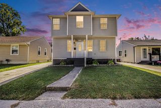 1566 E George Avenue, Hazel Park, MI 48030