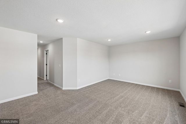 8982 Parkview Circle, Chisago City, MN 55013