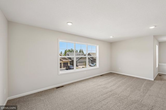 8982 Parkview Circle, Chisago City, MN 55013