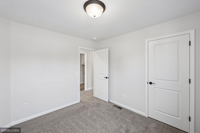 8982 Parkview Circle, Chisago City, MN 55013