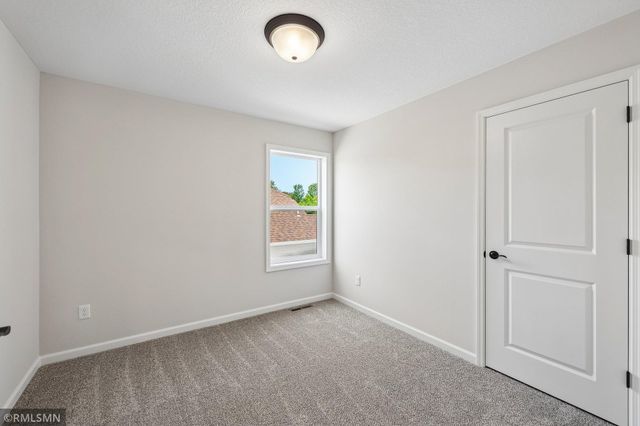 8982 Parkview Circle, Chisago City, MN 55013