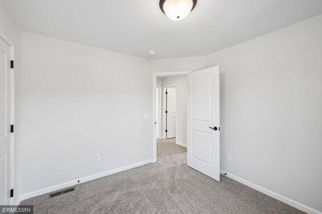 8982 Parkview Circle, Chisago City, MN 55013