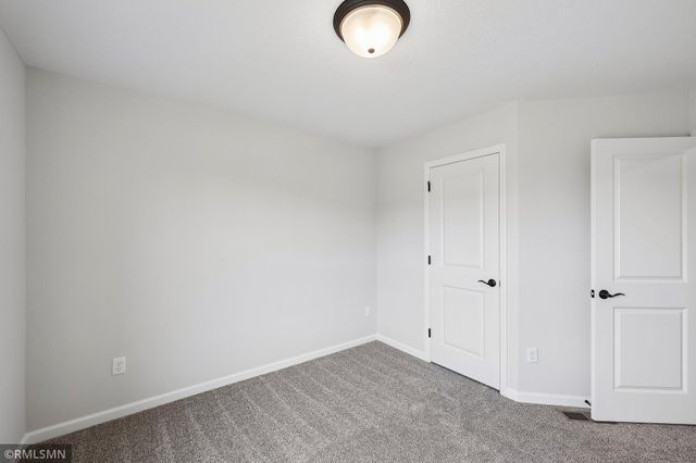 8982 Parkview Circle, Chisago City, MN 55013