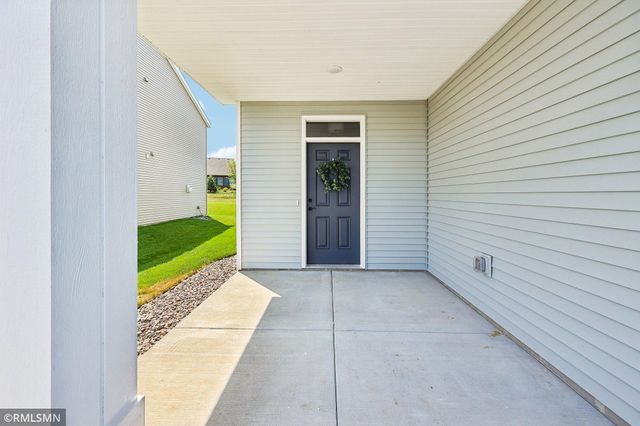 8982 Parkview Circle, Chisago City, MN 55013