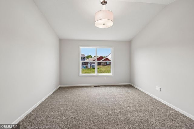 8982 Parkview Circle, Chisago City, MN 55013