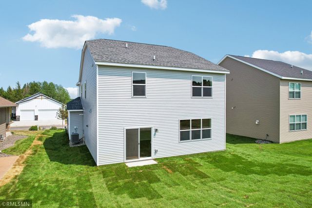 8982 Parkview Circle, Chisago City, MN 55013
