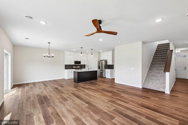 8982 Parkview Circle, Chisago City, MN 55013