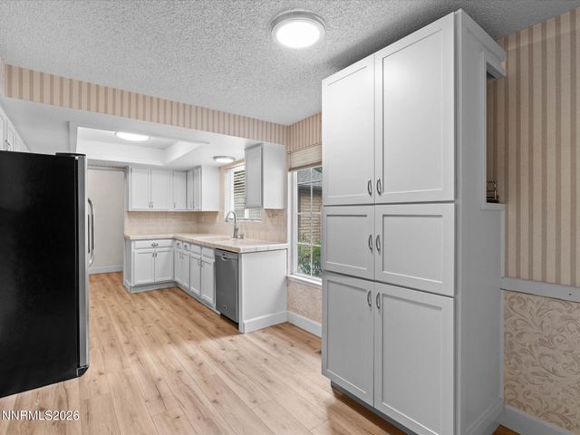 12590 Creek Crest Drive, Reno, NV 89511