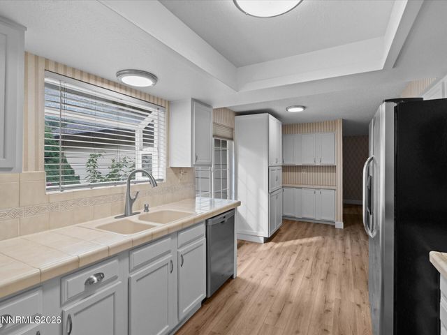 12590 Creek Crest Drive, Reno, NV 89511