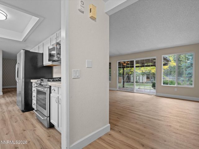 12590 Creek Crest Drive, Reno, NV 89511