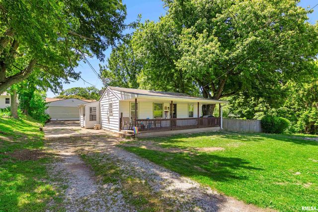 328 E HIGH Street, Creve Coeur, IL 61610