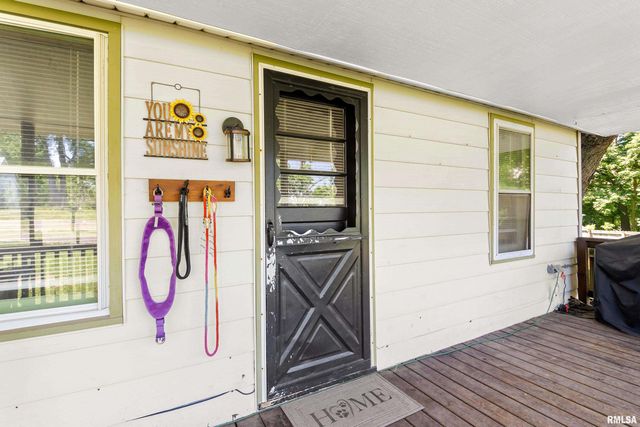 328 E HIGH Street, Creve Coeur, IL 61610