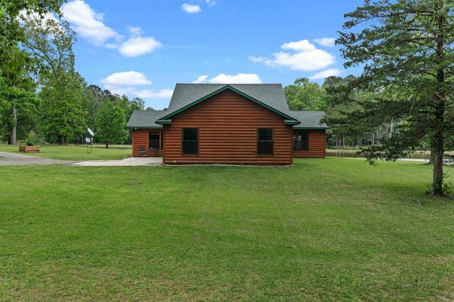 170 County Road 3311, De Berry, TX 75639
