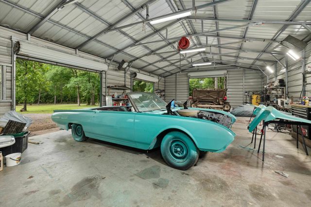 170 County Road 3311, De Berry, TX 75639
