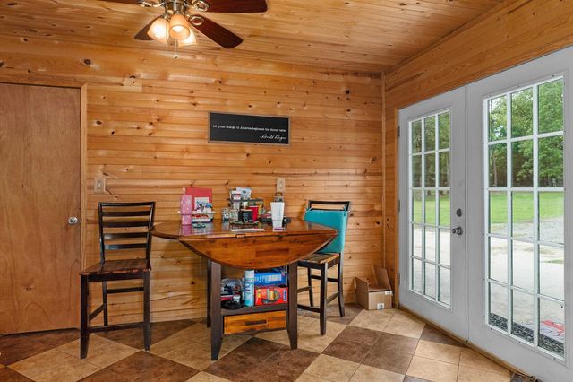 170 County Road 3311, De Berry, TX 75639