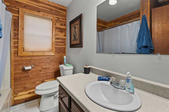 170 County Road 3311, De Berry, TX 75639