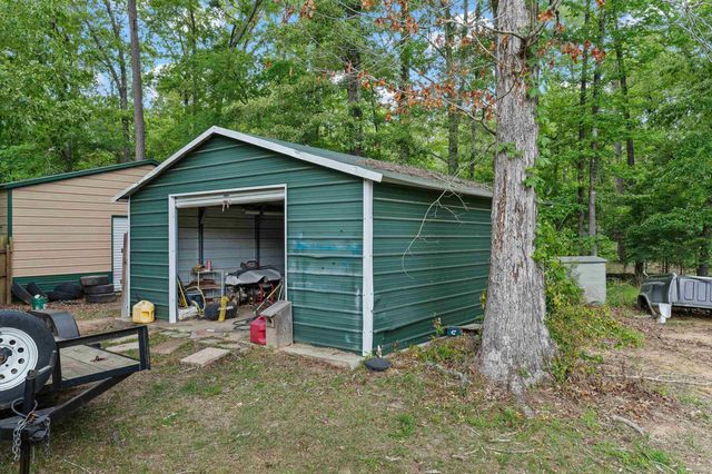 170 County Road 3311, De Berry, TX 75639
