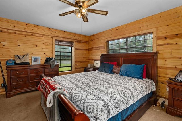 170 County Road 3311, De Berry, TX 75639